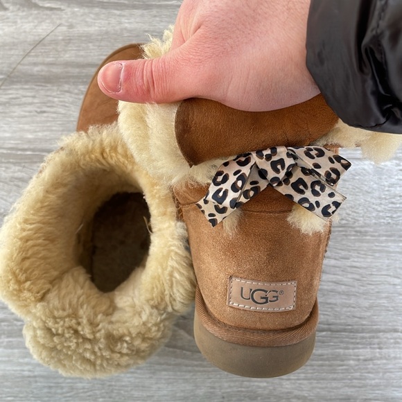 UGG Mini Bailey Bow II Exotic Leopard Print Tan Suede Womens Boots Size 10 - Picture 6 of 12